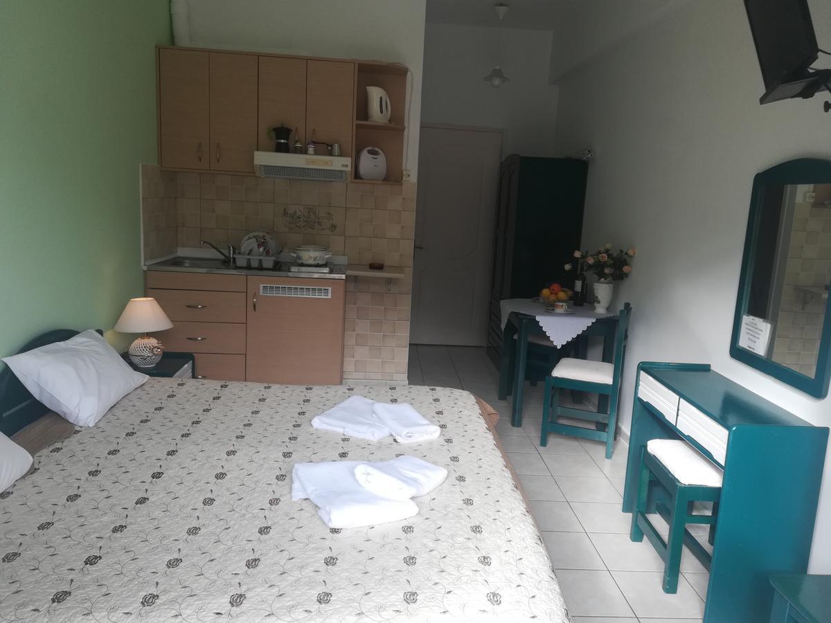 Διαμερίσματα Κωνσταντίνος Αγία Ευφημία Εξωτερικό φωτογραφία